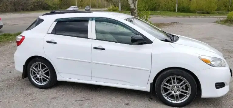Продам тойота матрикс 2009 года, двигатель 1.8, коробка передач автомат, пробег 215 тыс, масла поменяны, ходовая без нареканий, установлена хорошая магнитола с интернетом, сигнализация пандора с автозапуском, тел. +79495125214, цена: 950.000 руб. - фотография - 6
