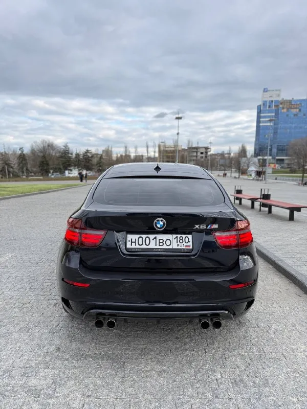🔥 Горячий лот! 🔥 bmw x6 m (e71) — мощь, стиль и адреналин в одном флаконе!
Представьте: вы за рулём этого красавца, под капотом рычит мощный мотор, а все взгляды прикованы к вам. Этот x6 m — не просто автомобиль, это заявление!
Что делает его особенным:
Пробег всего 90 000 км — машина почти новая!
Без дтп и окраски — кузов в заводском состоянии, всё родное.
Реальная история обслуживания — всё делалось вовремя, есть документы.
Полный фарш: m‑пакет, спорт‑сиденья, проекция, камеры, звук — всё, что нужно для удовольствия за рулём.
Готов к любым приключениям — полный привод xdrive не подведёт ни в городе, ни на трассе.
За рулём вы почувствуете настоящую мощь и управляемость, которой славится m‑серия. Это не просто транспорт — это эмоции!
Цена: 2.750000руб. Реальному покупателю — разумный торг.
Не упустите шанс стать владельцем этого красавца! Звоните прямо сейчас: или пишите. Осмотр по адресу:.
Готов ответить на все вопросы и организовать тест‑драйв!
📞 Звоните: +7(949)3343331 - фотография - 2