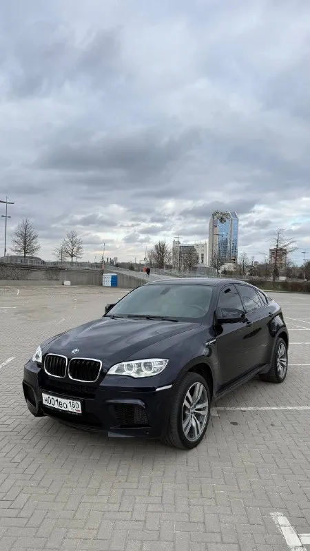 🔥 Горячий лот! 🔥 bmw x6 m (e71) — мощь, стиль и адреналин в одном флаконе!
Представьте: вы за рулём этого красавца, под капотом рычит мощный мотор, а все взгляды прикованы к вам. Этот x6 m — не просто автомобиль, это заявление!
Что делает его особенным:
Пробег всего 90 000 км — машина почти новая!
Без дтп и окраски — кузов в заводском состоянии, всё родное.
Реальная история обслуживания — всё делалось вовремя, есть документы.
Полный фарш: m‑пакет, спорт‑сиденья, проекция, камеры, звук — всё, что нужно для удовольствия за рулём.
Готов к любым приключениям — полный привод xdrive не подведёт ни в городе, ни на трассе.
За рулём вы почувствуете настоящую мощь и управляемость, которой славится m‑серия. Это не просто транспорт — это эмоции!
Цена: 2.750000руб. Реальному покупателю — разумный торг.
Не упустите шанс стать владельцем этого красавца! Звоните прямо сейчас: или пишите. Осмотр по адресу:.
Готов ответить на все вопросы и организовать тест‑драйв!
📞 Звоните: +7(949)3343331 - фотография - 3