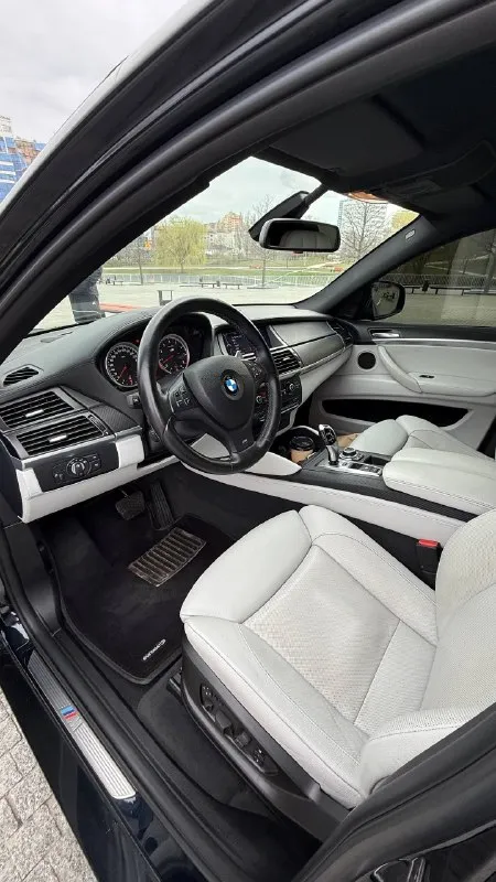 🔥 Горячий лот! 🔥 bmw x6 m (e71) — мощь, стиль и адреналин в одном флаконе!
Представьте: вы за рулём этого красавца, под капотом рычит мощный мотор, а все взгляды прикованы к вам. Этот x6 m — не просто автомобиль, это заявление!
Что делает его особенным:
Пробег всего 90 000 км — машина почти новая!
Без дтп и окраски — кузов в заводском состоянии, всё родное.
Реальная история обслуживания — всё делалось вовремя, есть документы.
Полный фарш: m‑пакет, спорт‑сиденья, проекция, камеры, звук — всё, что нужно для удовольствия за рулём.
Готов к любым приключениям — полный привод xdrive не подведёт ни в городе, ни на трассе.
За рулём вы почувствуете настоящую мощь и управляемость, которой славится m‑серия. Это не просто транспорт — это эмоции!
Цена: 2.750000руб. Реальному покупателю — разумный торг.
Не упустите шанс стать владельцем этого красавца! Звоните прямо сейчас: или пишите. Осмотр по адресу:.
Готов ответить на все вопросы и организовать тест‑драйв!
📞 Звоните: +7(949)3343331 - фотография - 8