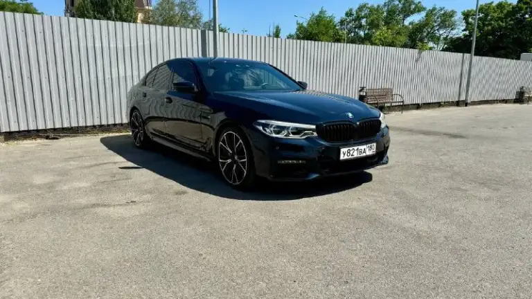 Продам bmw 540d xdrive (3 литра 320л. С. , полный привод), 2019 г. В.
Цена: 4,790,000₽ торг.
Пробег 98 тыс. Км. Во владении с июня 23 года, есть bmw air (данные машины в германии, пробег, комплектация). Автомобиль целый, без дтп и окрасов, все стекла заводские.
Машина вся оклеена в бронепленку (shadow guard) и покрыта керамикой (krytex), также оклеены глянцевые элементы в салоне и монитор мультимедиа с приборной панелью. Два комплекта оригинальных ковров.
Немного о комплектации:
- Адаптивные led фары
- Датчики мертвых зон
- Проекция на лобовое
- 4-Х зонный климат
- Подогрев/вентиляция, память передних сидений
- Подогрев задних сидений
- Ломающиеся спинки передних сидений
- Электропривод крышки багажника (+открытие взмахом ноги)
- Заводской м пакет
- Адаптивный круиз контроль, удержание в полосе
- Датчик дождя/света
- Парктроник 360
- Камера заднего вида
- Заводской shadow line
- Тормоза м performance
Автомобиль обс
📲 Tg: виталий
📞 Звоните: +7(949)3509152 - фотография - 2
