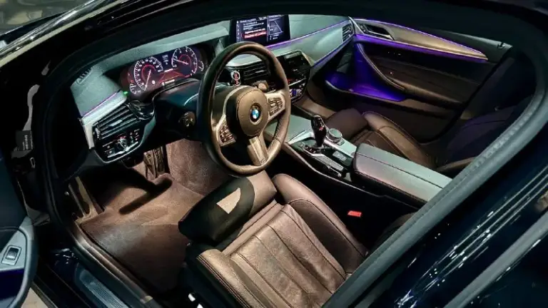 Продам bmw 540d xdrive (3 литра 320л. С. , полный привод), 2019 г. В.
Цена: 4,790,000₽ торг.
Пробег 98 тыс. Км. Во владении с июня 23 года, есть bmw air (данные машины в германии, пробег, комплектация). Автомобиль целый, без дтп и окрасов, все стекла заводские.
Машина вся оклеена в бронепленку (shadow guard) и покрыта керамикой (krytex), также оклеены глянцевые элементы в салоне и монитор мультимедиа с приборной панелью. Два комплекта оригинальных ковров.
Немного о комплектации:
- Адаптивные led фары
- Датчики мертвых зон
- Проекция на лобовое
- 4-Х зонный климат
- Подогрев/вентиляция, память передних сидений
- Подогрев задних сидений
- Ломающиеся спинки передних сидений
- Электропривод крышки багажника (+открытие взмахом ноги)
- Заводской м пакет
- Адаптивный круиз контроль, удержание в полосе
- Датчик дождя/света
- Парктроник 360
- Камера заднего вида
- Заводской shadow line
- Тормоза м performance
Автомобиль обс
📲 Tg: виталий
📞 Звоните: +7(949)3509152 - фотография - 6