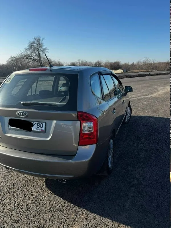 Продам kia carens 2011 📮 город: горловка 📊 пробег: 237 тыс ⛽ двигатель (тип, объем, мощность): 2.0 мт (145 л. С. ) 🔧 тип кпп: механика 👨‍⚖ владельцев в птс: 2 ( хозяин 1, наследство ) 💶 цена: 899 тыс 📝 описание: корейская сборка, птс оригинал, 100% заводской окрас, без дтп и страховых расчетов. Готов к любым проверкам, 237 000 км — честный, не скручен. Двигатель и кпп обслужены, работают без нареканий, проверено апрель 2026 (официально вписано в птс!). Диагностическая карта пройдена апрель 2026 г. Машина ровная, живая и очень ухоженная. 2 комплекта дисков/резины. Если ищете машину «для себя», чтобы ездить, а не чинить — звоните. Обоснованный торг у машины. Таких машин на рынке единицы. ☎ контактный телефон: +79494811256 или пишите в лс
📞 Звоните: +7(949)4811256 - фотография - 5