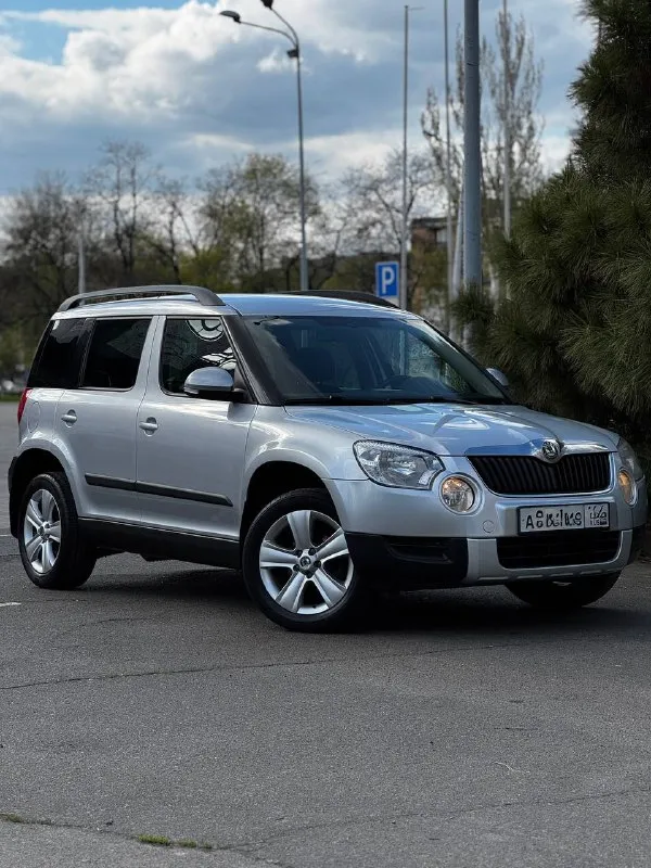 Skoda yeti 1.2 tsi dsg 2011 г. В.
Компакт-кроссовер с турбо мотором в идеальном состоянии
Родном окрасе и минимальным пробегом 79000км
Салон как в новом авто!!!
За весь период 2 владельца, последние 10 лет владела женщина!!!
В максимальной комплектации
-Подогрев сидений/зеркал/форсунок омывателя
-Двухзонный климат-контроль
-Хорошая штатная мультимедиа balero (aux/ bt) 8 динамиков
-Датчик света и дождя
-Круиз контроль
-Задний парктроник
-Серво/мульти руль
-Зеркало с авто затемнением
-Полный бортовой компьютер
-Подсветка поворотов
-Подсветка в зеркалах
-Заводская тонировка
-Задний ряд сидений-трансформер
-Два комплекта ключей
-Оригинальные диски r17
-Сигнализация starline с автозапуском
По авто сделано очень большое то /замена цепи грм/масла фильтра/обслужено dsg
Автомобиль полностью готов к долгой, без проблемной эксплуатации!!!
Торг у капота!!!
Цена 785 тыс. Руб
Тг, вотсап +79493811593
Звоните +79495082418(max)
📲 Tg: @kloyastarlink
📞 Звоните: +7(949)3811593 - фотография - 2