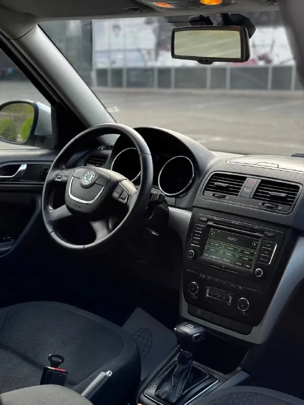 Skoda yeti 1.2 tsi dsg 2011 г. В.
Компакт-кроссовер с турбо мотором в идеальном состоянии
Родном окрасе и минимальным пробегом 79000км
Салон как в новом авто!!!
За весь период 2 владельца, последние 10 лет владела женщина!!!
В максимальной комплектации
-Подогрев сидений/зеркал/форсунок омывателя
-Двухзонный климат-контроль
-Хорошая штатная мультимедиа balero (aux/ bt) 8 динамиков
-Датчик света и дождя
-Круиз контроль
-Задний парктроник
-Серво/мульти руль
-Зеркало с авто затемнением
-Полный бортовой компьютер
-Подсветка поворотов
-Подсветка в зеркалах
-Заводская тонировка
-Задний ряд сидений-трансформер
-Два комплекта ключей
-Оригинальные диски r17
-Сигнализация starline с автозапуском
По авто сделано очень большое то /замена цепи грм/масла фильтра/обслужено dsg
Автомобиль полностью готов к долгой, без проблемной эксплуатации!!!
Торг у капота!!!
Цена 785 тыс. Руб
Тг, вотсап +79493811593
Звоните +79495082418(max)
📲 Tg: @kloyastarlink
📞 Звоните: +7(949)3811593 - фотография - 7