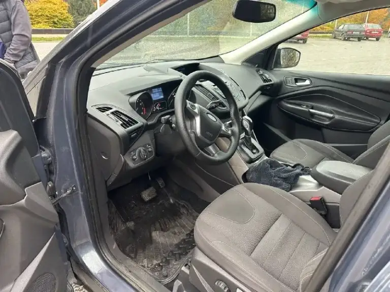 Продам ford kuga2 2014г, 1.6 экобуст, классический автомат, полный привод. 161 тысяч родного пробега. Машина в предмаксимальной комплектации. Двигатель, коробка, ходовая в отличном состоянии. Никаких вложений машина не требует сел и поехал. Сигнализация с автозапуском, 2 комплекта ключей. На 180 регионе я хозяин. То проходила своевременно по кузову полным порядок салон в отличном состоянии 10 из 10 масло не жрёт. Машина в дтп не участвовала цена : 1 050 000 ( без торга, цена и так сильно снижена в связи с срочной продажей ) +7949 46 40 912
📞 Звоните: +7(949)4640912 - фотография - 4