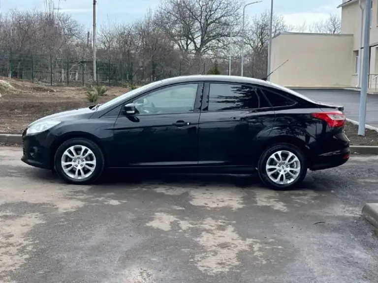 Продам ford focus 3. 2012г. В. 1.6 на 105л. С. , на механике, самая надежная связка. 205000км. Родного пробега. Авто в идеальном состоянии по всем параметрам. Кузов без вздутостей, ржавчин, царапин. Салон без потертостей, грязи, дыр и т. Д. Двигатель масло не расходует вообще, не троит, не дизелит, катализатор удален и прошита под евро 2,масло нигде не течет. Кпп так же в идеале, сцепа как новая. По ходовой без стуков. Заменен ремень грм, помпа, масло двс и подушки. Готов на любые проверки. В авто работает абсолютно все, включая кондиционер. Резина лето новая. Автотека зеленая.
Территориально старобешево/донецк
835 000 Руб.
Вопросы по тф.
+7 949 337 07 37
+7 949 318 50 79 - фотография - 6