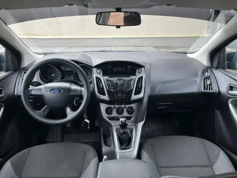 Продам ford focus 3. 2012г. В. 1.6 на 105л. С. , на механике, самая надежная связка. 205000км. Родного пробега. Авто в идеальном состоянии по всем параметрам. Кузов без вздутостей, ржавчин, царапин. Салон без потертостей, грязи, дыр и т. Д. Двигатель масло не расходует вообще, не троит, не дизелит, катализатор удален и прошита под евро 2,масло нигде не течет. Кпп так же в идеале, сцепа как новая. По ходовой без стуков. Заменен ремень грм, помпа, масло двс и подушки. Готов на любые проверки. В авто работает абсолютно все, включая кондиционер. Резина лето новая. Автотека зеленая.
Территориально старобешево/донецк
835 000 Руб.
Вопросы по тф.
+7 949 337 07 37
+7 949 318 50 79 - фотография - 7