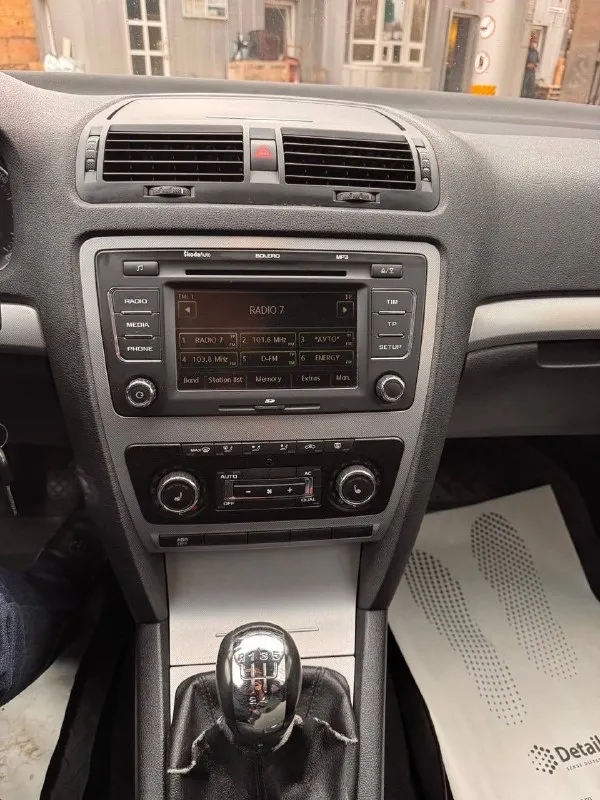 Продам skoda octavia a5 рейсталинг
1.6 Бензин
Год выпуска 2010
Состояние идеальное.
Без рыжиков
Сервисные книги.
Вложений не требует!
2 Владельца за все время!
Любое оформление!
Салон не затертый не порваный
Резина хорошая летняя
Авто полностью обслужена до мелочей
Работает ровно.
Коробка переключает идеально
Климат контроль работает
Кондиционер так же работает
Все жидкости заменены!
Стекла все родные
Каждая кнопка работает)
Цена 760-000₽ торг реальным покупателям!
+7-949-794-46-27
Остольные вопросы по телефону
Звоните в любое время.
📲 Tg: евгений
📞 Звоните: +7(949)7944627 - фотография - 4