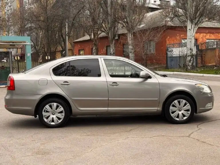 Продам skoda octavia a5 рейсталинг
1.6 Бензин
Год выпуска 2010
Состояние идеальное.
Без рыжиков
Сервисные книги.
Вложений не требует!
2 Владельца за все время!
Любое оформление!
Салон не затертый не порваный
Резина хорошая летняя
Авто полностью обслужена до мелочей
Работает ровно.
Коробка переключает идеально
Климат контроль работает
Кондиционер так же работает
Все жидкости заменены!
Стекла все родные
Каждая кнопка работает)
Цена 760-000₽ торг реальным покупателям!
+7-949-794-46-27
Остольные вопросы по телефону
Звоните в любое время.
📲 Tg: евгений
📞 Звоните: +7(949)7944627 - фотография - 6