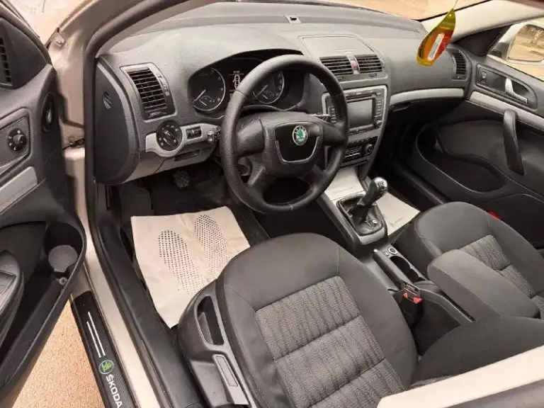 Продам skoda octavia a5 рейсталинг
1.6 Бензин
Год выпуска 2010
Состояние идеальное.
Без рыжиков
Сервисные книги.
Вложений не требует!
2 Владельца за все время!
Любое оформление!
Салон не затертый не порваный
Резина хорошая летняя
Авто полностью обслужена до мелочей
Работает ровно.
Коробка переключает идеально
Климат контроль работает
Кондиционер так же работает
Все жидкости заменены!
Стекла все родные
Каждая кнопка работает)
Цена 760-000₽ торг реальным покупателям!
+7-949-794-46-27
Остольные вопросы по телефону
Звоните в любое время.
📲 Tg: евгений
📞 Звоните: +7(949)7944627 - фотография - 9