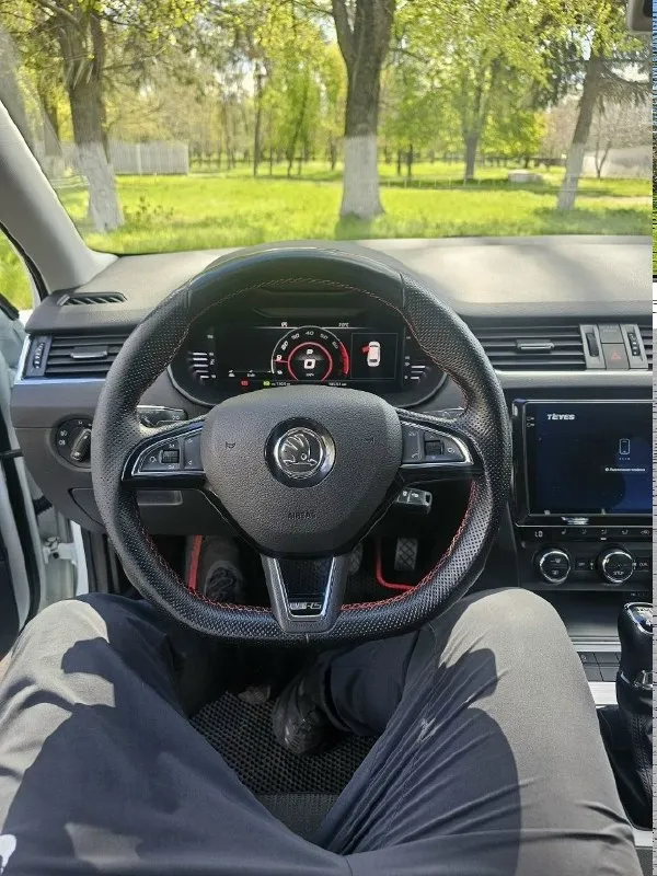 💰2 150 000₽ 📱+7 (949) 06 777 03 🚘Пробег 185 тыс. Км продается безупречный просторный автомобиль с оригинальным пробегом в кузове универсал, мечта для многих поклонников skoda и vag group в целом. Отличная динамика от ресурсного мотора (cjsb ea888 1.8 gen3) (на данный момент это наиболее удачная и доработанная версия с уходом от детских болячек двс из линейки 1.8tsi) + полный привод реализованный на муфте haldex 5 последнего поколения* 4×4, это то чего так не хватает владельцам в vrs версиях для полноценного зацепа). Данный мотор что для меня показательно ставился на audi tts до 2018 года. И в стоке выдавал 310л. С. Запас для форсировки огромен, блок чугунина* без всякого алюминия и тем более алюсила как на новых 1.5tsi. Ходит овер доxyja. Ремонтопригоден максимально! Коробка соответственно dq250, "мокрая" переваривает кучу момента и так же имеет огромный ресурс и потенциал для тюнинга. Любое чип ателье, либо профильный сервис подтвердит эту инфу. Увидив подобный проект с
📞 Звоните: +7(949)0677703 - фотография - 3