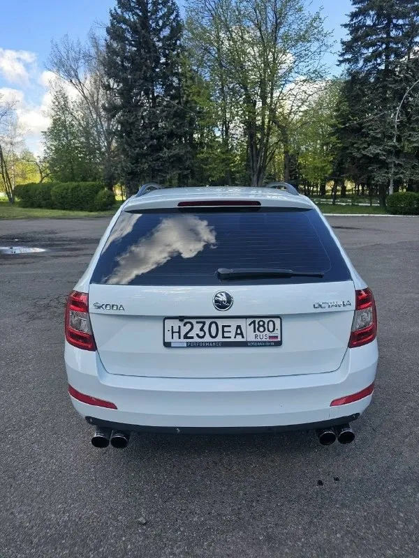 💰2 150 000₽ 📱+7 (949) 06 777 03 🚘Пробег 185 тыс. Км продается безупречный просторный автомобиль с оригинальным пробегом в кузове универсал, мечта для многих поклонников skoda и vag group в целом. Отличная динамика от ресурсного мотора (cjsb ea888 1.8 gen3) (на данный момент это наиболее удачная и доработанная версия с уходом от детских болячек двс из линейки 1.8tsi) + полный привод реализованный на муфте haldex 5 последнего поколения* 4×4, это то чего так не хватает владельцам в vrs версиях для полноценного зацепа). Данный мотор что для меня показательно ставился на audi tts до 2018 года. И в стоке выдавал 310л. С. Запас для форсировки огромен, блок чугунина* без всякого алюминия и тем более алюсила как на новых 1.5tsi. Ходит овер доxyja. Ремонтопригоден максимально! Коробка соответственно dq250, "мокрая" переваривает кучу момента и так же имеет огромный ресурс и потенциал для тюнинга. Любое чип ателье, либо профильный сервис подтвердит эту инфу. Увидив подобный проект с
📞 Звоните: +7(949)0677703 - фотография - 7