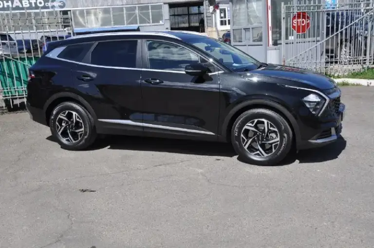 Kia sportage
Корейская сборка
Удлинённая версия
Безопасность целая
Стекла заводские
Кузов в заводском окрасе
Фронтальная часть поклеена антигравийной пленкой
• Год : 09/2021
• Двигатель : 1.6т (180 л. С. ) бензин
• Акпп : 7 ступеней
• Пробег : 56 т. Км
• Цвет : чёрный
• Привод : передний 2wd
Комплектация:
• Кожаный салон с перфорацией
• Подогревы и вентиляция сидений и руля
• Заводской удалённый автозапуск
• Парктроники
• Кнопка start/stop
• Двух зонный климат контроль
• Активный круиз контроль
• Без ключевой доступ keylessgo
• Авто складывание заркал
• Адаптивная led оптика, передняя и задняя
• 2 Ключа
• Камера заднего хода
• Диски r17
• Ходовые огни
• Электро ручник
• Система autohold
• Датчик смены полосы
• Дистроник
• Авто переключение ближнего/дальнего
• Датчик света
• Видеорегистраторы 2шт. (перед, зад)

3.250 🍋
+79493781111
Донецк
📞 🇷🇺 Звоните: +79493781111 - фотография - 2