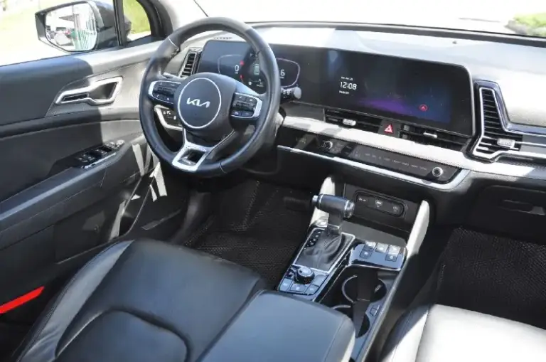 Kia sportage
Корейская сборка
Удлинённая версия
Безопасность целая
Стекла заводские
Кузов в заводском окрасе
Фронтальная часть поклеена антигравийной пленкой
• Год : 09/2021
• Двигатель : 1.6т (180 л. С. ) бензин
• Акпп : 7 ступеней
• Пробег : 56 т. Км
• Цвет : чёрный
• Привод : передний 2wd
Комплектация:
• Кожаный салон с перфорацией
• Подогревы и вентиляция сидений и руля
• Заводской удалённый автозапуск
• Парктроники
• Кнопка start/stop
• Двух зонный климат контроль
• Активный круиз контроль
• Без ключевой доступ keylessgo
• Авто складывание заркал
• Адаптивная led оптика, передняя и задняя
• 2 Ключа
• Камера заднего хода
• Диски r17
• Ходовые огни
• Электро ручник
• Система autohold
• Датчик смены полосы
• Дистроник
• Авто переключение ближнего/дальнего
• Датчик света
• Видеорегистраторы 2шт. (перед, зад)

3.250 🍋
+79493781111
Донецк
📞 🇷🇺 Звоните: +79493781111 - фотография - 4