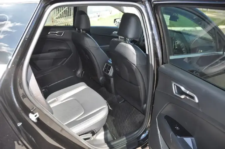 Kia sportage
Корейская сборка
Удлинённая версия
Безопасность целая
Стекла заводские
Кузов в заводском окрасе
Фронтальная часть поклеена антигравийной пленкой
• Год : 09/2021
• Двигатель : 1.6т (180 л. С. ) бензин
• Акпп : 7 ступеней
• Пробег : 56 т. Км
• Цвет : чёрный
• Привод : передний 2wd
Комплектация:
• Кожаный салон с перфорацией
• Подогревы и вентиляция сидений и руля
• Заводской удалённый автозапуск
• Парктроники
• Кнопка start/stop
• Двух зонный климат контроль
• Активный круиз контроль
• Без ключевой доступ keylessgo
• Авто складывание заркал
• Адаптивная led оптика, передняя и задняя
• 2 Ключа
• Камера заднего хода
• Диски r17
• Ходовые огни
• Электро ручник
• Система autohold
• Датчик смены полосы
• Дистроник
• Авто переключение ближнего/дальнего
• Датчик света
• Видеорегистраторы 2шт. (перед, зад)

3.250 🍋
+79493781111
Донецк
📞 🇷🇺 Звоните: +79493781111 - фотография - 9