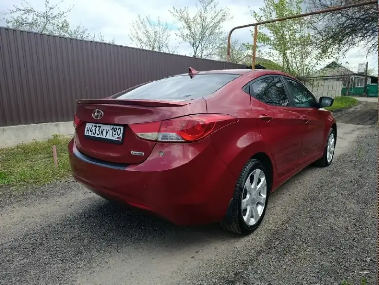 Продам hyundai elantra md 2011 год, акпп, двигатель 1.8 л. Собственник, владею с 2020 года. Авто был пригнан из америки в 2020 году. Машина в хорошем состоянии. Пробег на сегодняшний день 130000 миль. Полностью обслужена, вложений не требует. Предмаксимальная комплектация: -кожаный салон - электро люк -подогревы всех сидений - кондиционер -круиз контроль -громкая связь -4электро стеклоподъёмника -электро усилитель руля -блютуз -abs -esp и многое другое двигатель работает без нареканий, после капитального ремонта прошел около 15000 км. Также был заменён комплект цепи грм. Акпп 6 ступенчатая, переключает без пинков. Масло в коробке менял также 15000 км назад. Кондиционер холодит, печка греет. По электрике всё работает. Безопастность вся на месте, ошибок на приборке нет никаких. Резина на заводских литых дисках r17прошла один сезон. Газ пропан вписан в документах и идёт в комплекте с автомобилем( был снят с машины при ремонте двигателя). По документам полный порядок, переоф
📞 Звоните: +7(949)0238121 - фотография - 2