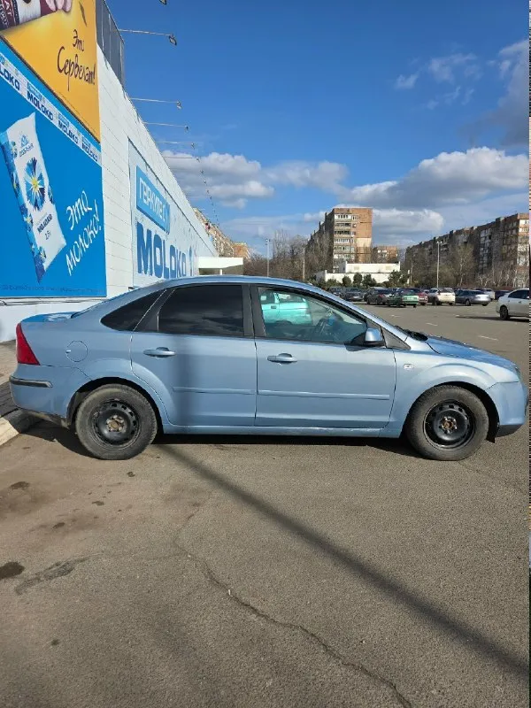 Ford focus 2, дорестайлинг, 2005 г. В. , 1.6 л, 115 л. С. , мкпп. Комплектация: • кондиционер (рабочий, заправлен, пройдена полная диагностика летом 2024 года); • гур (был заменён вместе с приводными ремнями); • эсп передние; • электрорегулировка зеркал; • центральный замок; • штатная сигнализация (с датчиком объема); • блокировка замков задних дверей (с ключа); • мультируль с регулировкой по высоте и вылету; • штатная магнитола (с кодом) + планшет; • бортовой компьютер; • микролифт водительского сиденья; • обогрев заднего стекла; • птф; штампы r15 на летней резине, три ключа. Продажа с полным переоформлением, я собственник, без штрафов и арестов. За время владения авто многое было заменено, обслужено. Из последних работ - слесарные (замена порогов, варка арки), обновление лкп, переборка двигателя. Имеются на всё чеки, заказы-наряды. За подробной информацией общаться в лс, +79493230942 цена - 450 000₽
📞 Звоните: +7(949)3230942 - фотография - 2