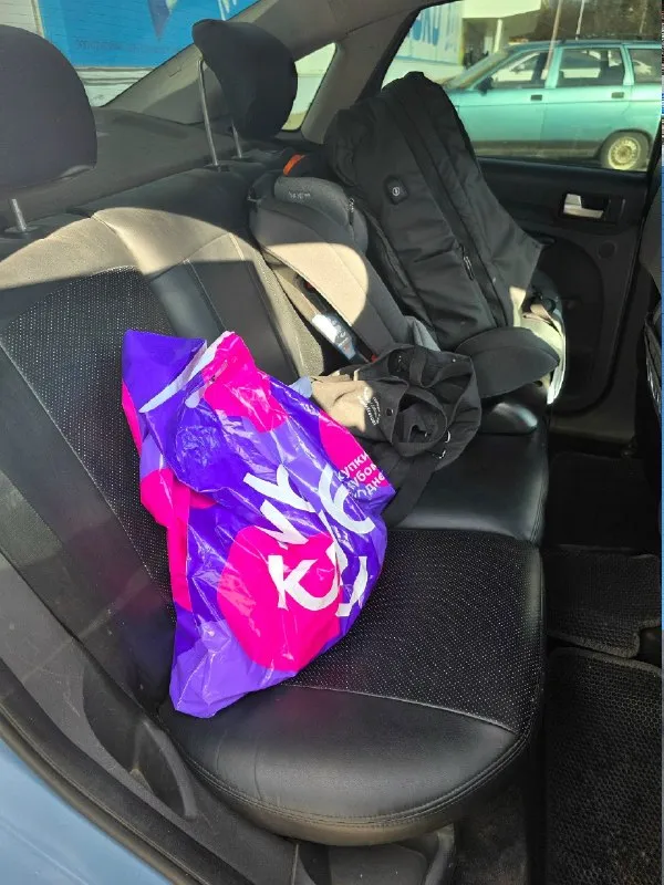 Ford focus 2, дорестайлинг, 2005 г. В. , 1.6 л, 115 л. С. , мкпп. Комплектация: • кондиционер (рабочий, заправлен, пройдена полная диагностика летом 2024 года); • гур (был заменён вместе с приводными ремнями); • эсп передние; • электрорегулировка зеркал; • центральный замок; • штатная сигнализация (с датчиком объема); • блокировка замков задних дверей (с ключа); • мультируль с регулировкой по высоте и вылету; • штатная магнитола (с кодом) + планшет; • бортовой компьютер; • микролифт водительского сиденья; • обогрев заднего стекла; • птф; штампы r15 на летней резине, три ключа. Продажа с полным переоформлением, я собственник, без штрафов и арестов. За время владения авто многое было заменено, обслужено. Из последних работ - слесарные (замена порогов, варка арки), обновление лкп, переборка двигателя. Имеются на всё чеки, заказы-наряды. За подробной информацией общаться в лс, +79493230942 цена - 450 000₽
📞 Звоните: +7(949)3230942 - фотография - 8
