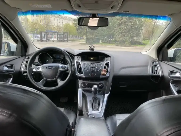 Ford focus 3 1.6 автомат 2012г максимальная комплектация (titanium): - мультируль - климат контроль - подогрев сидений - подогрев лобового, заднего стекла и зеркал - абс, стабилизация - автосвет - регулировка руля во всех положениях - лифт сидений мотор и коробка без нареканий, коробка контрактная, пробег 60тыс км. На ходу каждый день, своевременно обслуживалась. Ходовая мягкая, без стуков, полностью обслужена. Небольшие нарекания по кузову и требует замены ролик кондиционера. Продаю пока продается интересующий меня автомобиль. Пробег: 300тыс км торг на месте, обмен не рассматриваю 660 тыс руб, +79494169103 данил макеевка
📞 Звоните: +7(949)4169103 - фотография - 5