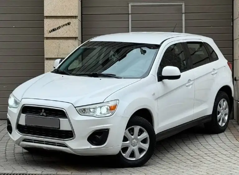 Продам mitsubishi asx рестайлинг
Год выпуска:2015
Объём двигателя:1.6.v16
Кпп механическая
Родной пробег:115.000 км
Один собственник

Авто в родном окрасе, без дтп!
Состояние кузова идеальное,
Рыжиков корозии и прочих нюансов нет,
Все технические обслуживания проводились исключительно у официального дилера, с соблюдением всех сроков. Авто в отличном состоянии, как технически, так и визуально.

Комплектация:
Бортовой компьютер,
Подогрев сидений,4 стеклоподъемника, кондиционер, электро зеркала, противотуманные фары, подогрев стекл, камера заднего вида, abs esp, aux bluetooth, полный комплект ключей и много чего прочего для комфортного вождения
Два комплекта резины с дисками!
По документам любой вид оформления
Автотека кристально чистая✅

Цена:1.025.000

Г. Донецк

Номер телефона:
+7949-126-88-71 - фотография - 2