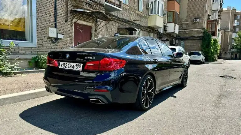 Продам bmw 540d xdrive (3 литра 320л. С. , полный привод), 2019 г. В.
Цена: 4,690,000₽ торг.
Пробег 98 тыс. Км. Во владении с июня 23 года, есть bmw air (данные машины в германии, пробег, комплектация). Автомобиль целый, без дтп и окрасов, все стекла заводские.
Машина вся оклеена в бронепленку (shadow guard) и покрыта керамикой (krytex), также оклеены глянцевые элементы в салоне и монитор мультимедиа с приборной панелью. Два комплекта оригинальных ковров.
Немного о комплектации:
- Адаптивные led фары
- Датчики мертвых зон
- Проекция на лобовое
- 4-Х зонный климат
- Подогрев/вентиляция, память передних сидений
- Подогрев задних сидений
- Ломающиеся спинки передних сидений
- Электропривод крышки багажника (+открытие взмахом ноги)
- Заводской м пакет
- Адаптивный круиз контроль, удержание в полосе
- Датчик дождя/света
- Парктроник 360
- Камера заднего вида
- Заводской shadow line
- Тормоза м performance
Автомобиль обслужен, есть вся история моего владения.
+79493509152
📞 Звоните: +7(949)3509152 - фотография - 4