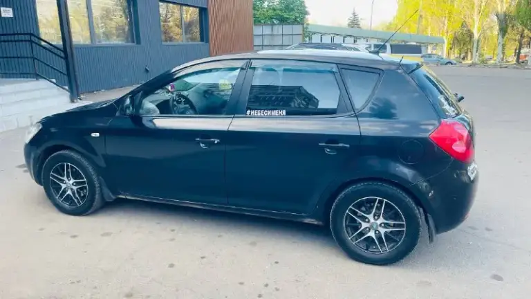 Продажа автомобиля kia ceed, 2008 года выпуска, двигатель 1.6 л бензин, механическая коробка передач. Автомобиль находился в собственности в течение двух лет. Выполнены многочисленные ремонтные работы: обновлена ходовая часть, установлен новый передний подрамник, задний рычаг, заменены масло, фильтры, свечи зажигания, датчик температуры и антифриз. Используется бензин аи-95. Основным пользователем была жена.
Автомобиль находится в донецке.
Цена: 500 000 рублей, торг не предусмотрен.
Контактный телефон: +79491321105
Никнейм: goha777999
📲 Tg: @goha777999
📞 Звоните: +7(949)1321105 - фотография - 6