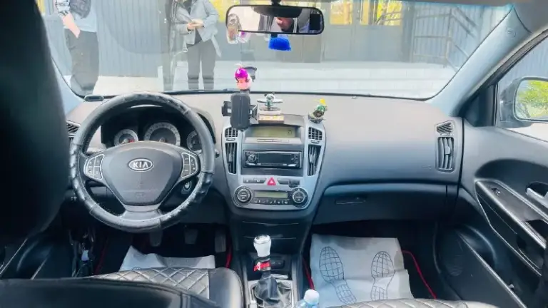 Продажа автомобиля kia ceed, 2008 года выпуска, двигатель 1.6 л бензин, механическая коробка передач. Автомобиль находился в собственности в течение двух лет. Выполнены многочисленные ремонтные работы: обновлена ходовая часть, установлен новый передний подрамник, задний рычаг, заменены масло, фильтры, свечи зажигания, датчик температуры и антифриз. Используется бензин аи-95. Основным пользователем была жена.
Автомобиль находится в донецке.
Цена: 500 000 рублей, торг не предусмотрен.
Контактный телефон: +79491321105
Никнейм: goha777999
📲 Tg: @goha777999
📞 Звоните: +7(949)1321105 - фотография - 8