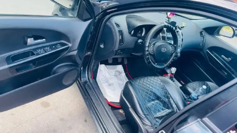 Продажа автомобиля kia ceed, 2008 года выпуска, двигатель 1.6 л бензин, механическая коробка передач. Автомобиль находился в собственности в течение двух лет. Выполнены многочисленные ремонтные работы: обновлена ходовая часть, установлен новый передний подрамник, задний рычаг, заменены масло, фильтры, свечи зажигания, датчик температуры и антифриз. Используется бензин аи-95. Основным пользователем была жена.
Автомобиль находится в донецке.
Цена: 500 000 рублей, торг не предусмотрен.
Контактный телефон: +79491321105
Никнейм: goha777999
📲 Tg: @goha777999
📞 Звоните: +7(949)1321105 - фотография - 9