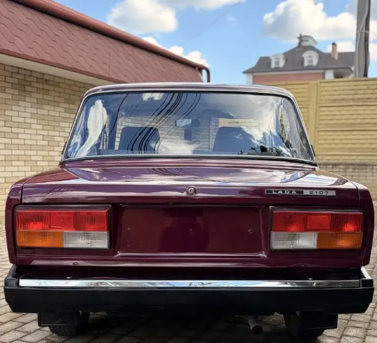 Продам капсулу времени!автомобиль мечта советского человека!ваз 2107 1.5л 2002 год выпуска, гаражного хранения.
Пробег:24.000км !!!
Документы кристально чистые продажа по дкп или мрэо!в одних руках с салона!авто зимы не видел.
Техническая часть авто, новая!
Кузов в заводском окрасе!без коррозии и тем более гнили!
Салон в идеальном состоянии, запах тех времён!!
Все родное, запаска, домкрат и т. Д!
Резина завод в отличном состоянии.
Заводская магнитола pioneer с заводскими колонками.
Электрика работает как с завода, вплоть до лампочки под капотом и регулировки фар!
На все другие вопросы отвечу по телефону!
Цена:400.000р (торгуюсь с реальными людьми)
Номер:+79490763198
Номер:+79498228009
Г. Макеевка
📞 🇷🇺 Звоните: +79490763198 - фотография - 5