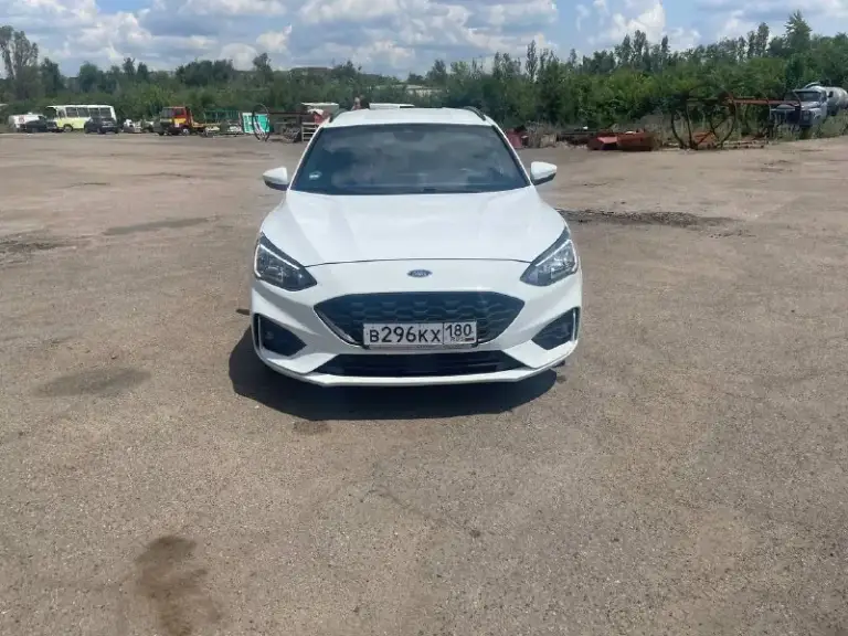 Ford focus mk4 1.5d mt st-line. Состояние отличное. Пробег: 140 000 км. Год выпуска: 2020. Личный автомобиль. Цена: 1 600 000 рублей, возможен торг. Контактный номер телефона: +79498118274. - фотография - 3