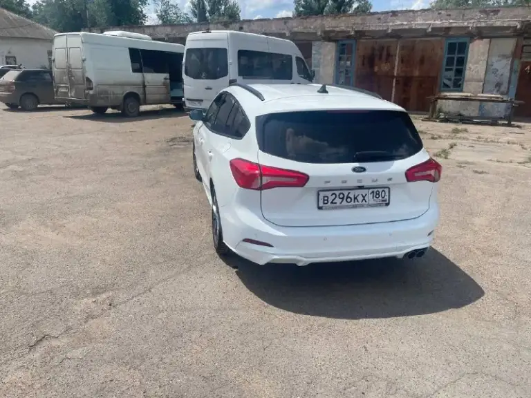 Ford focus mk4 1.5d mt st-line. Состояние отличное. Пробег: 140 000 км. Год выпуска: 2020. Личный автомобиль. Цена: 1 600 000 рублей, возможен торг. Контактный номер телефона: +79498118274. - фотография - 4