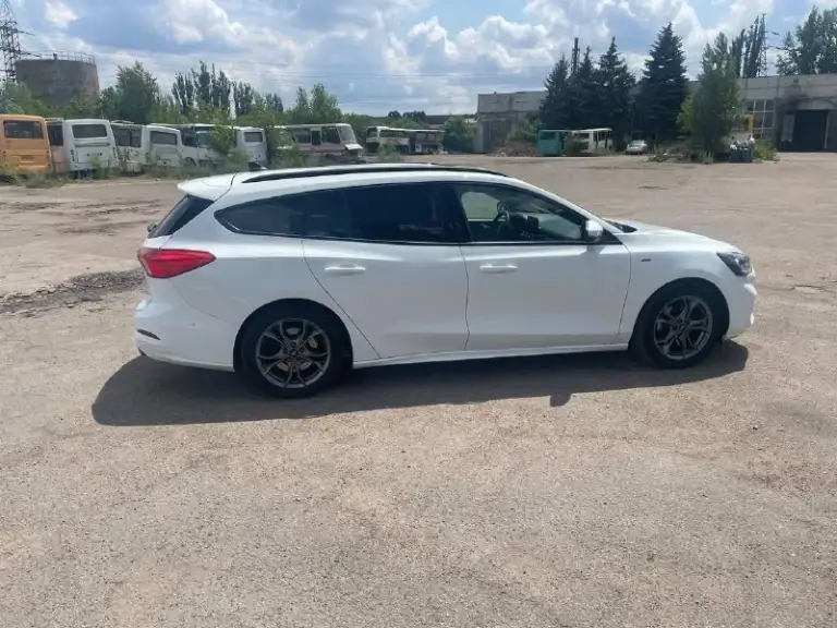 Ford focus mk4 1.5d mt st-line. Состояние отличное. Пробег: 140 000 км. Год выпуска: 2020. Личный автомобиль. Цена: 1 600 000 рублей, возможен торг. Контактный номер телефона: +79498118274. - фотография - 6