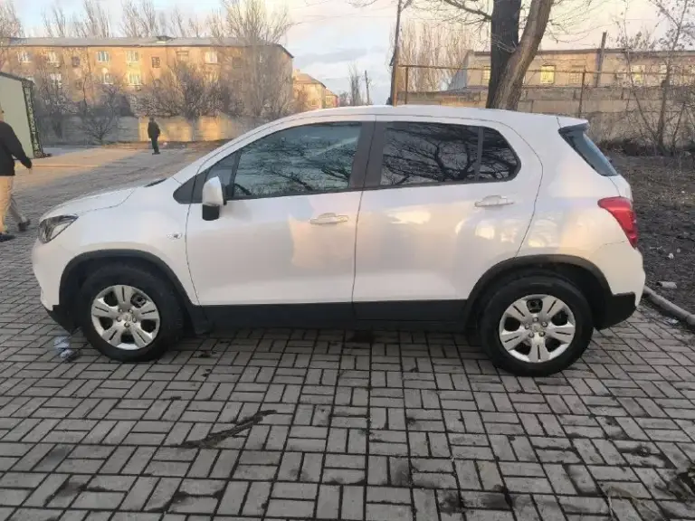 Продам chevrolet trax 2019 г
Пригнанный из кореи
Во владении был два года
✅ Один владелец
✅  Экономичный и надёжный дизельный двигатель 1.6 л (135 л. С. ) – отличная динамика и эффективность
✅Двигатель в отличном состоянии
✅ 6-Ступенчатая автоматическая трансмиссия – плавное и комфортное вождение
✅ Передний привод – уверенное управление на городских дорогах
✅ Пробег: 162 000 км – превосходное состояние
✅В салоне не курили;
✅Ходовая в отличном состоянии;
✅ Белый цвет – элегантность и практичность
✅ Цена: 1 300 000 ₽
Торг возле авто
📲+79495037800

📞 Звоните: +7(949)5037800 - фотография - 4