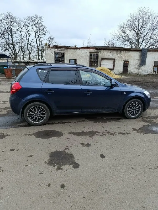 В продаже kia ceed 2008 года. Шестнадцати клапанный цепной мотор, коробка механика. Пробег 351 000 после недавнего капитального ремонта. В авто все работает. Машина местная, не пригон, масло фильтра только заменил. Два комплекта резины. Магнитофон с камерой заднего вида, видио регистратор. Продажа только с переоформлением, езжу каждый день, техосмотр пройден. Продажа не спешная, марофет не наводил, продается как есть. Автомобиль мой лично, не перекуп. Территориально макеевка. Стоимость авто 650 000₽ торг заинтересованному покупателю. Звонить по номеру +79496379439 всем удачных продаж и покупок.
📞 Звоните: +7(949)6379439 - фотография - 3