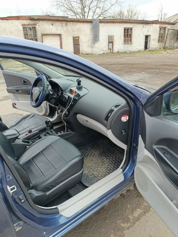 В продаже kia ceed 2008 года. Шестнадцати клапанный цепной мотор, коробка механика. Пробег 351 000 после недавнего капитального ремонта. В авто все работает. Машина местная, не пригон, масло фильтра только заменил. Два комплекта резины. Магнитофон с камерой заднего вида, видио регистратор. Продажа только с переоформлением, езжу каждый день, техосмотр пройден. Продажа не спешная, марофет не наводил, продается как есть. Автомобиль мой лично, не перекуп. Территориально макеевка. Стоимость авто 650 000₽ торг заинтересованному покупателю. Звонить по номеру +79496379439 всем удачных продаж и покупок.
📞 Звоните: +7(949)6379439 - фотография - 5