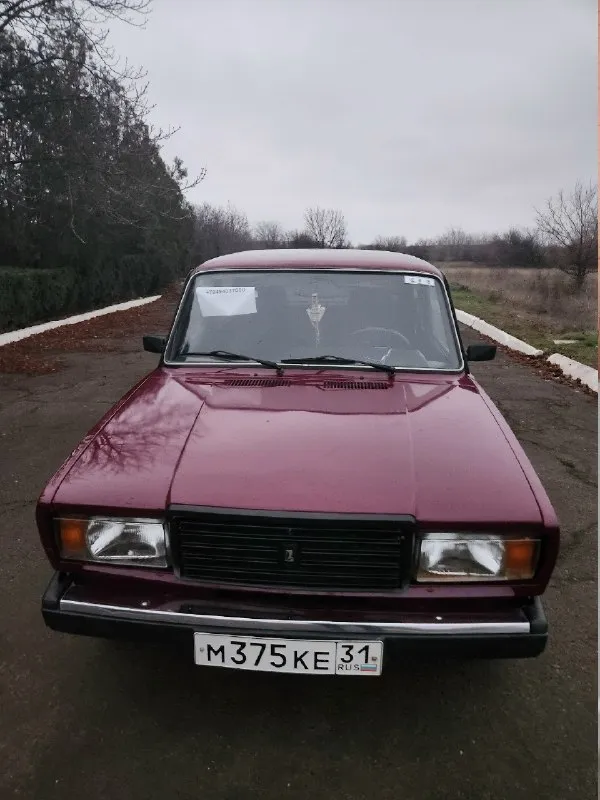 Продам ваз 2107 пробег 99к год выпуска 1995 кпп 4 ступка едет отлично не гнилая от слова совсем. . Любая сторона донкратится. Вся в родной краске. . Печка греет хорошо из + стоят 13 литье на летней резине фары оригинал, хорошие лампы поставил святят отлично. Масло поменял 500км назад тосол новый патрубки силиконовые новые генератор новый передние и задние колодки новые ступица правая новая, левый ступичный подшипник новый, трос ручника новый, держит хорошо. .рулевые наконечники новые, шаровые все новые задние рычаги все новые. . Сход развал сделан. Карты с красной строчкой музыка 2 овала и мафон с блютузом прикуриватель евро стоит химчистил салон. . Теперь из минусов треснуто лобовое, не критично продажа по дкп встанет на учет без проблем цена 170 тыс. . Г. Шахтерск +79496431400
📞 Звоните: +7(949)6431400 - фотография - 1