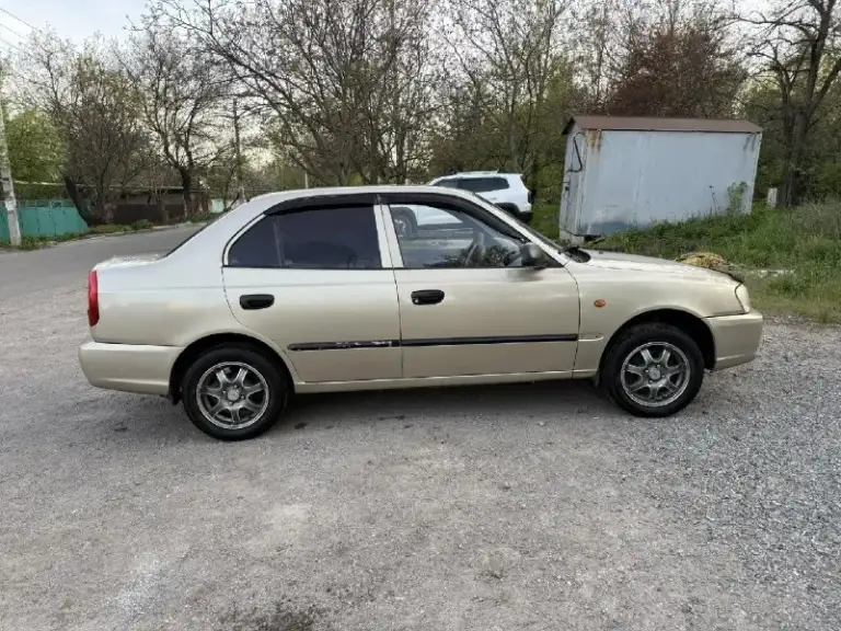 Hyundai accent тагаз ii, 2006. Продам акцент в хорошем технической состоянии, ходовая часть хорошо обслужена, солон в хорошем состоянии, коробка не хрустит не выбивает, кузов требует небольшой уход, как видно багажник имеет на ребре жёсткости вмятину, вовремя проводились технические обслуживания и замена всех расходников, печка кондиционер в работают, центральный замок, два комплекта резины, в целом машина едет бодро, сел поехал, цену вижу 420 тыс руб. Торг уместен, все остальные вопросы по телефону +7 949 823 35 45 или в л. С
📞 Звоните: +7(949)8233545 - фотография - 3