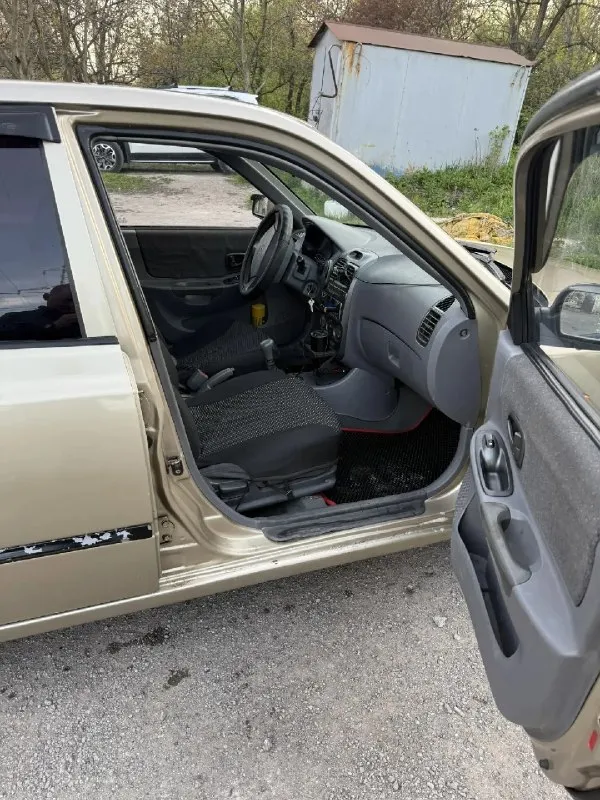 Hyundai accent тагаз ii, 2006. Продам акцент в хорошем технической состоянии, ходовая часть хорошо обслужена, солон в хорошем состоянии, коробка не хрустит не выбивает, кузов требует небольшой уход, как видно багажник имеет на ребре жёсткости вмятину, вовремя проводились технические обслуживания и замена всех расходников, печка кондиционер в работают, центральный замок, два комплекта резины, в целом машина едет бодро, сел поехал, цену вижу 420 тыс руб. Торг уместен, все остальные вопросы по телефону +7 949 823 35 45 или в л. С
📞 Звоните: +7(949)8233545 - фотография - 5