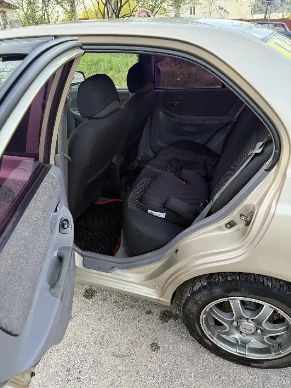 Hyundai accent тагаз ii, 2006. Продам акцент в хорошем технической состоянии, ходовая часть хорошо обслужена, солон в хорошем состоянии, коробка не хрустит не выбивает, кузов требует небольшой уход, как видно багажник имеет на ребре жёсткости вмятину, вовремя проводились технические обслуживания и замена всех расходников, печка кондиционер в работают, центральный замок, два комплекта резины, в целом машина едет бодро, сел поехал, цену вижу 420 тыс руб. Торг уместен, все остальные вопросы по телефону +7 949 823 35 45 или в л. С
📞 Звоните: +7(949)8233545 - фотография - 7