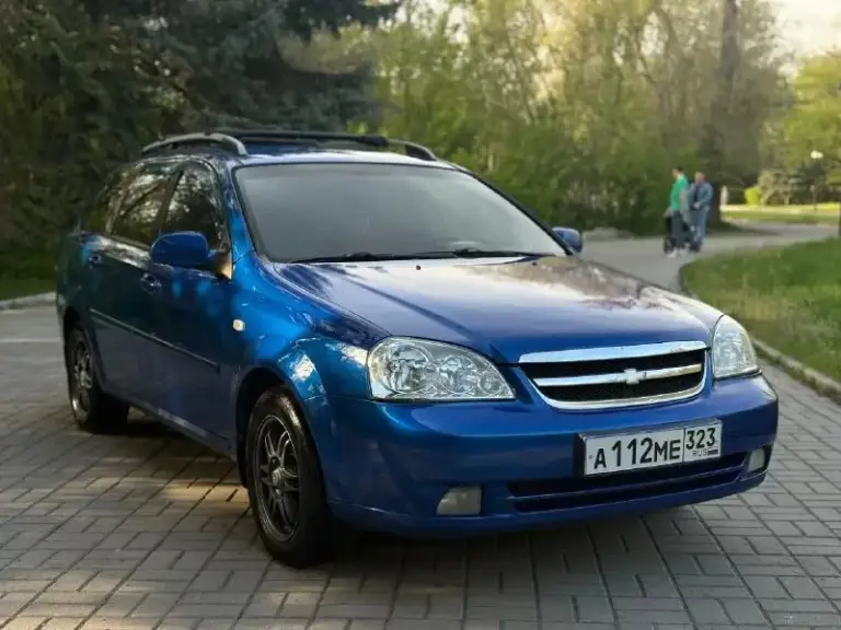 Продам chevrolet lacetti!
Универсал.
2009 Года выпуска
Мотор 1.6. 109 л. С.
Коробка механика.
Комплектация:
Кондиционер.
Гидроусилитель руля.
4 Электростеклоподьемника.
Электрорегулировка зеркал.
Система abs.
Подушки безопасности airbag.
Подогрев заднего стекла, подогревы зеркал заднего вида.
Сенсорная магнитола
Камера заднего вида.
Автомобиль в отличном техническом состоянии. Мотор не троит, не дымит, работает ровно, масло от замены до замены. Коробка работает отлично все скорости включаются без хруста. Подвеска сбитая без лишних посторонних звуков, машина уверенно держит дорогу. По электрике работает абсолютно все.
Салон в хорошем состоянии, не прокуренный, сиденья не просижены, не порваны. Дверные карты, весь пластик целый без царапин.
Очень большое, вместительное багажное отделение, задние сиденья складываются в ровный пол. На крыше установлены заводские рейлинги.
Кузов в хорошем состоянии, дно, арки, пороги, низа дверей целые.
Макеевка
Цена: 585
+7 (949)393-58-25
+7 (949) 535-83-42
+7 (901)744-57-33 - фотография - 2