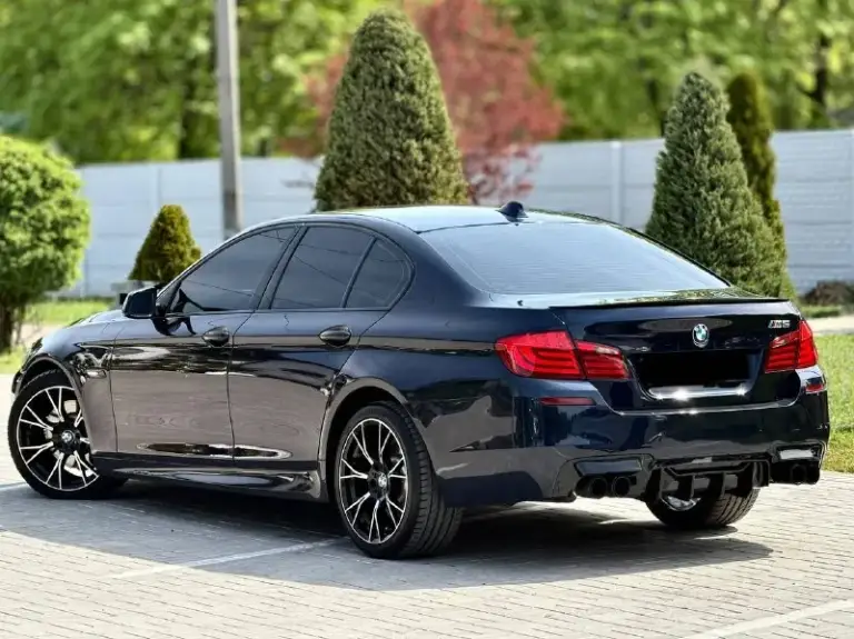 Bmw 530d f10 xdrive
Год выпуска 2012
Цена - 1.820.000₽
Двигатель - 3.0d
Тел. - +79493902663
Либо +7 (949) 679-98-14
Продам шикарную полноприводную bmw в идеальнейшем состоянии, без каких либо изъянов по кузову, двигателю, кпп и ходовой части. Авто без единой ошибки, обслужена полностью от и до. Вложено много средств и времени, осталось только заправлять и получать удовольствие от вождения и внешнего вида. Авто в богатой комплектации с дотяжками дверей, большим монитором, красивом обвесе, разноширокими дисками, прошита на stage 2 ( едет будь здоров ) установлен м руль с лепестками если войдете в азарт) раздвоенный выхлоп на 65 трубе от начала до конца. Контурная подсветка по всему салону и многое другое. Работает каждая лампочка и каждая кнопочка. Затонирована в круг и покрыта керамикой, без внимания на дороге не оставит.
📲 Tg: @vladimir_23_23_23
📞 Звоните: +7(949)3902663 - фотография - 2