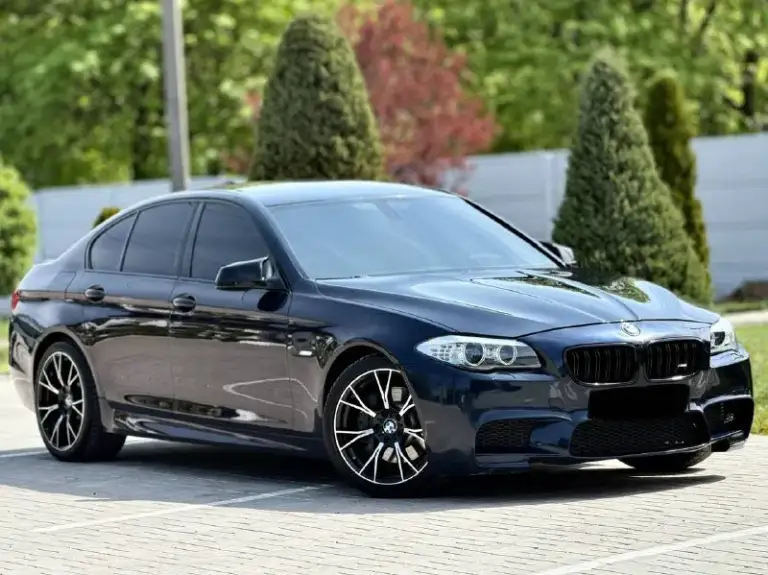 Bmw 530d f10 xdrive
Год выпуска 2012
Цена - 1.820.000₽
Двигатель - 3.0d
Тел. - +79493902663
Либо +7 (949) 679-98-14
Продам шикарную полноприводную bmw в идеальнейшем состоянии, без каких либо изъянов по кузову, двигателю, кпп и ходовой части. Авто без единой ошибки, обслужена полностью от и до. Вложено много средств и времени, осталось только заправлять и получать удовольствие от вождения и внешнего вида. Авто в богатой комплектации с дотяжками дверей, большим монитором, красивом обвесе, разноширокими дисками, прошита на stage 2 ( едет будь здоров ) установлен м руль с лепестками если войдете в азарт) раздвоенный выхлоп на 65 трубе от начала до конца. Контурная подсветка по всему салону и многое другое. Работает каждая лампочка и каждая кнопочка. Затонирована в круг и покрыта керамикой, без внимания на дороге не оставит.
📲 Tg: @vladimir_23_23_23
📞 Звоните: +7(949)3902663 - фотография - 5