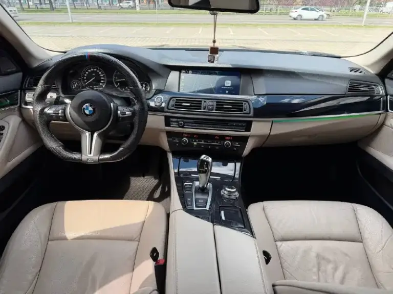 Bmw 530d f10 xdrive
Год выпуска 2012
Цена - 1.820.000₽
Двигатель - 3.0d
Тел. - +79493902663
Либо +7 (949) 679-98-14
Продам шикарную полноприводную bmw в идеальнейшем состоянии, без каких либо изъянов по кузову, двигателю, кпп и ходовой части. Авто без единой ошибки, обслужена полностью от и до. Вложено много средств и времени, осталось только заправлять и получать удовольствие от вождения и внешнего вида. Авто в богатой комплектации с дотяжками дверей, большим монитором, красивом обвесе, разноширокими дисками, прошита на stage 2 ( едет будь здоров ) установлен м руль с лепестками если войдете в азарт) раздвоенный выхлоп на 65 трубе от начала до конца. Контурная подсветка по всему салону и многое другое. Работает каждая лампочка и каждая кнопочка. Затонирована в круг и покрыта керамикой, без внимания на дороге не оставит.
📲 Tg: @vladimir_23_23_23
📞 Звоните: +7(949)3902663 - фотография - 7