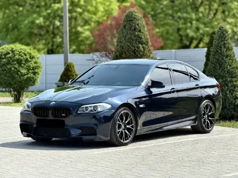 Bmw 530d f10 xdrive
Год выпуска 2012
Цена - 1.820.000₽
Двигатель - 3.0d
Тел. - +79493902663
Либо +7 (949) 679-98-14
Продам шикарную полноприводную bmw в идеальнейшем состоянии, без каких либо изъянов по кузову, двигателю, кпп и ходовой части. Авто без единой ошибки, обслужена полностью от и до. Вложено много средств и времени, осталось только заправлять и получать удовольствие от вождения и внешнего вида. Авто в богатой комплектации с дотяжками дверей, большим монитором, красивом обвесе, разноширокими дисками, прошита на stage 2 ( едет будь здоров ) установлен м руль с лепестками если войдете в азарт) раздвоенный выхлоп на 65 трубе от начала до конца. Контурная подсветка по всему салону и многое другое. Работает каждая лампочка и каждая кнопочка. Затонирована в круг и покрыта керамикой, без внимания на дороге не оставит.
📲 Tg: @vladimir_23_23_23
📞 Звоните: +7(949)3902663 - фотография - 9