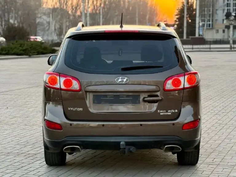 Продам авто hyundai santa fe 2.4 рейсталинг (hyundai санта фе)
Цена: 1.200.000 руб
Пробег: 180.000
Год выпуска: 2012 год
Город: донецк
Номер:
+79498515415
Автомобиль в отличном состояние очень надежная, семейная и практичная машина. Без подводных камней.
В таком состояние на авторынке найти тяжело.
Отличная комплектация: климат холодит, подогревы, партроноки в круг, мультируль, хорошая аудио система, камера заднего вида, датчики дождя и света, и много других интересных функций.
Работает в автомобиле всё.
Без дтп, птс оригинал, 2 хозяина, два ключа, масло не расходует, коробка идеальная, двигатель без нареканий, ходовая перебранна.
На остальные вопросы готов ответить по телефону.
📲 Tg: ⚡️
📞 Звоните: +7(949)8515415 - фотография - 5