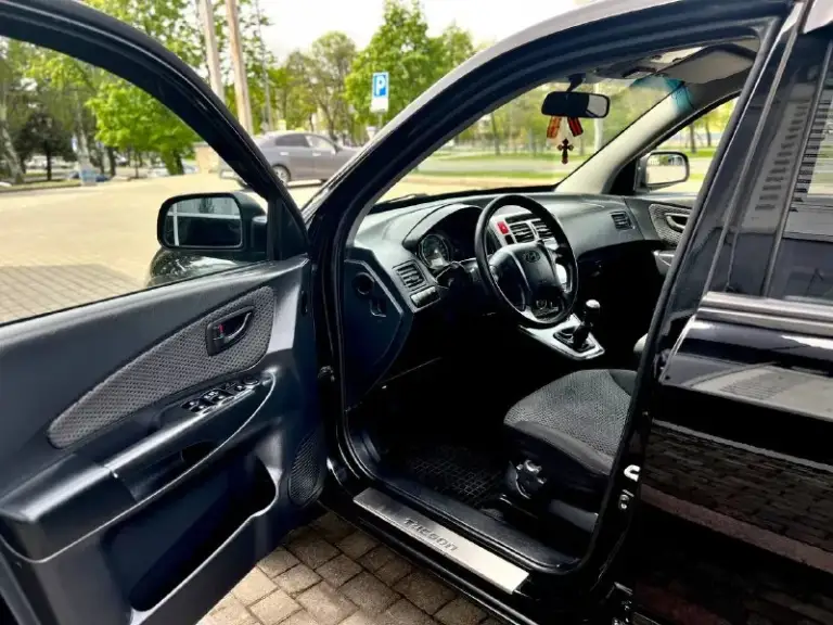 ✅Продам hyundai tucson
✅Год:2008
✅ :2Л
✅Коробка:механика
✅Цена:865.000₽
✅2 Владельца
✅Номер: +79494952372 или +79491003435 на обоих номерах есть телеграмм и макс
Авто в отличном состоянии без вложений сел и поехал, кузов автомобиля соответствует фотографиям, техническая часть обслужена на 5+ чистый и ухоженный салон, машина только после полной полировки и химчистки, таких вариантов на рынке очень мало! Два комплекта колес зима лета оба на дисках! Два ключа!хорошая комплектация:подогревы сидений, кондиционер, большой сенсорный монитор с aux, bt, камера заднего вида, электра зеркала, подогрев заднего стекла, полный бортовой компьютер, abs, esp, биксенонавые фары, центральный замок, сигнализация с обратной связью, и многое другое больше информации по телефону! 📱
📞 Звоните: +7(949)4952372 - фотография - 7