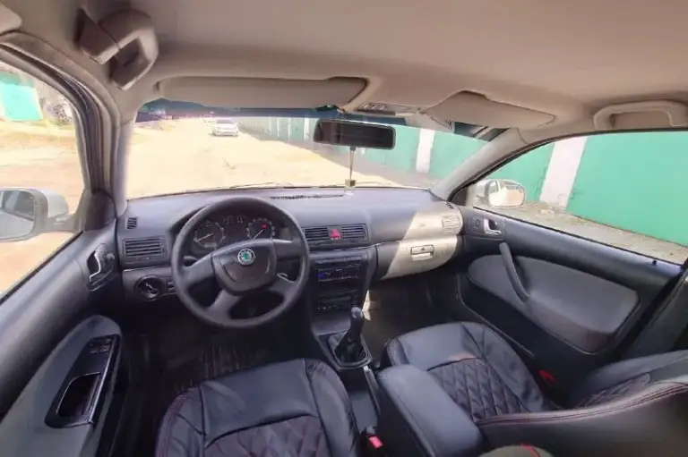 Skoda октавия.
2010 Год выпуска.
Объём двигателя 1.8.
Пробег 320т. Км ( 30т. Км назад был ремонт двс и замена сцепления).
Без дтп ( родном окрасе).
Кузов без ржавчины и дыр ( присутствуют сколы по кузову).
Автомобиль в хорошем состоянии.
Резина: лето/зима.
Отдам турбину и рулевую рейку ( после ремонта).
Цена 680т. Руб
+79493828700
📞 Звоните: +7(949)3828700 - фотография - 4