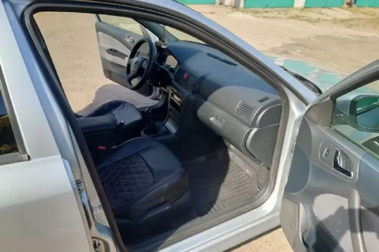 Skoda октавия.
2010 Год выпуска.
Объём двигателя 1.8.
Пробег 320т. Км ( 30т. Км назад был ремонт двс и замена сцепления).
Без дтп ( родном окрасе).
Кузов без ржавчины и дыр ( присутствуют сколы по кузову).
Автомобиль в хорошем состоянии.
Резина: лето/зима.
Отдам турбину и рулевую рейку ( после ремонта).
Цена 680т. Руб
+79493828700
📞 Звоните: +7(949)3828700 - фотография - 5