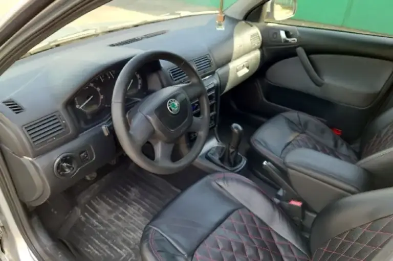 Skoda октавия.
2010 Год выпуска.
Объём двигателя 1.8.
Пробег 320т. Км ( 30т. Км назад был ремонт двс и замена сцепления).
Без дтп ( родном окрасе).
Кузов без ржавчины и дыр ( присутствуют сколы по кузову).
Автомобиль в хорошем состоянии.
Резина: лето/зима.
Отдам турбину и рулевую рейку ( после ремонта).
Цена 680т. Руб
+79493828700
📞 Звоните: +7(949)3828700 - фотография - 7